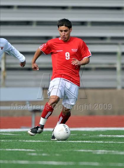 Thumbnail 1 in Skyline vs. White (Loos Stadium) photogallery.