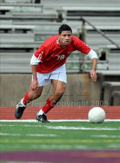Thumbnail 1 in Skyline vs. White (Loos Stadium) photogallery.