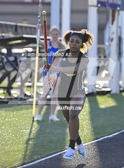 Thumbnail 3 in Hamilton Southeastern Triangular Invite (Pole Vault)  photogallery.