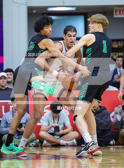 Thumbnail 2 in Long Island Lutheran vs. AZ Compass Prep (Army National Guard Hoophall Classic) photogallery.
