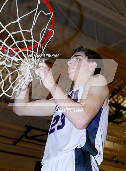 Thumbnail 3 in Madison vs. Battlefield (VHSL 6D Regional Final) photogallery.