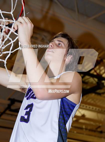 Thumbnail 2 in Madison vs. Battlefield (VHSL 6D Regional Final) photogallery.