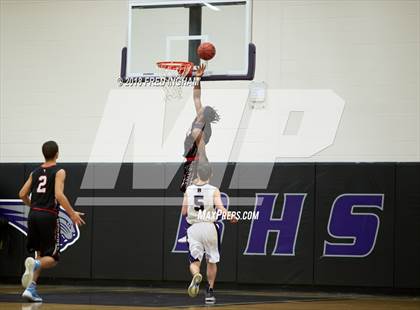Thumbnail 2 in Madison vs. Battlefield (VHSL 6D Regional Final) photogallery.