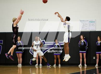 Thumbnail 3 in Madison vs. Battlefield (VHSL 6D Regional Final) photogallery.