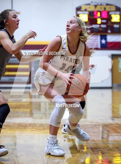 Thumbnail 1 in Lindsay @ Collinsville photogallery.