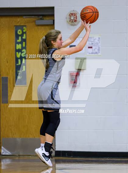 Thumbnail 3 in Lindsay @ Collinsville photogallery.