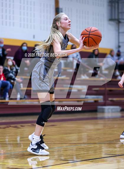 Thumbnail 3 in Lindsay @ Collinsville photogallery.