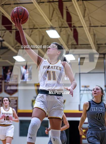 Thumbnail 3 in Lindsay @ Collinsville photogallery.