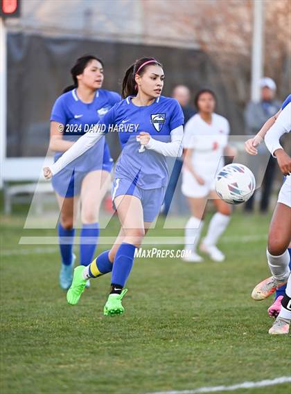 Thumbnail 2 in Gateway vs Alameda photogallery.