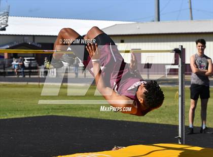Thumbnail 1 in Warner Eagles Invitational photogallery.