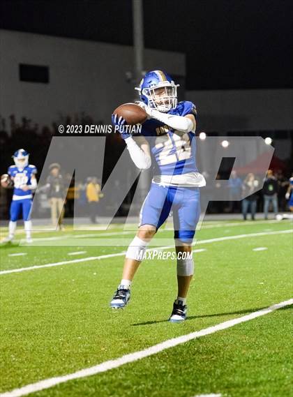 Thumbnail 2 in Wilcox vs. Serra photogallery.