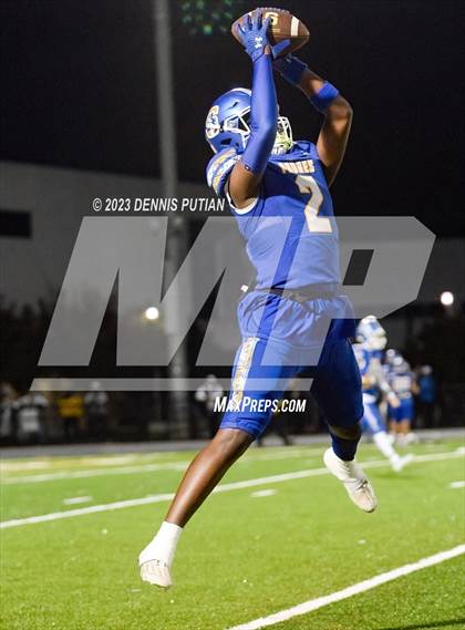 Thumbnail 3 in Wilcox vs. Serra photogallery.