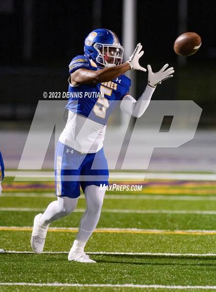 Thumbnail 3 in Wilcox vs. Serra photogallery.