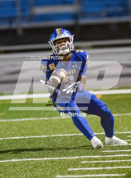 Thumbnail 2 in Wilcox vs. Serra photogallery.