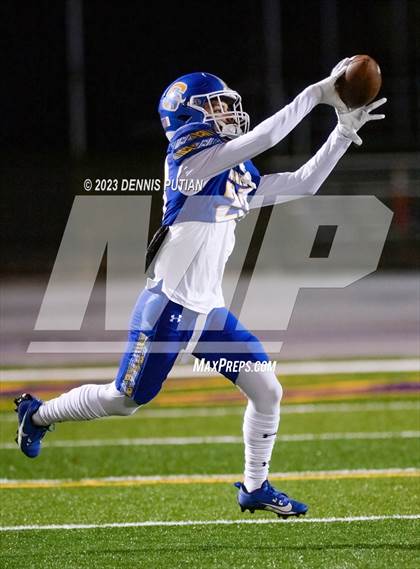Thumbnail 1 in Wilcox vs. Serra photogallery.