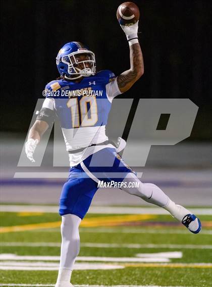 Thumbnail 2 in Wilcox vs. Serra photogallery.