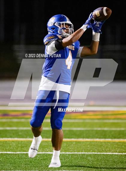 Thumbnail 1 in Wilcox vs. Serra photogallery.