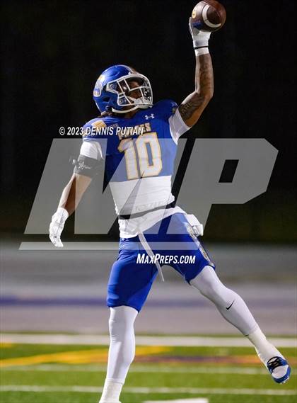 Thumbnail 1 in Wilcox vs. Serra photogallery.