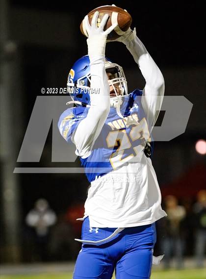 Thumbnail 1 in Wilcox vs. Serra photogallery.