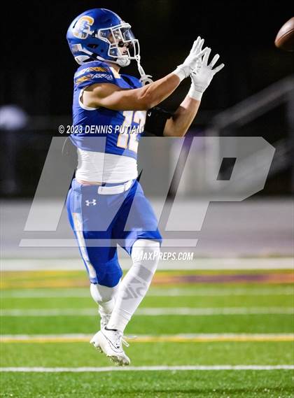Thumbnail 1 in Wilcox vs. Serra photogallery.