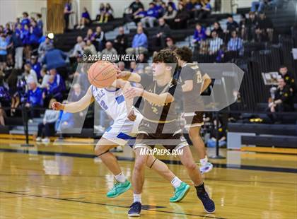 Thumbnail 2 in Hopedale vs Westport (MIAA Division 5 Semifinal) photogallery.