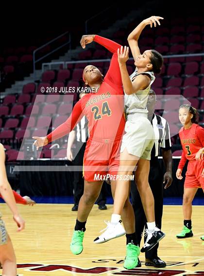 Thumbnail 2 in Deerfield Beach vs. Bishop Gorman (Tarkanian Classic) photogallery.
