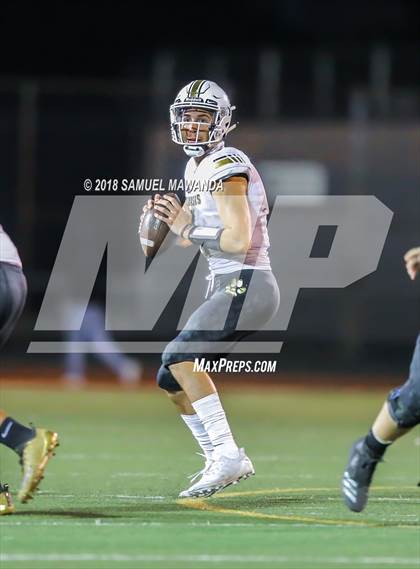 Thumbnail 2 in Calabasas vs Sierra Canyon photogallery.