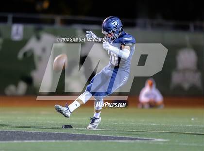 Thumbnail 1 in Calabasas vs Sierra Canyon photogallery.