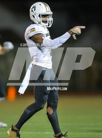 Thumbnail 3 in Calabasas vs Sierra Canyon photogallery.