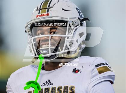 Thumbnail 1 in Calabasas vs Sierra Canyon photogallery.