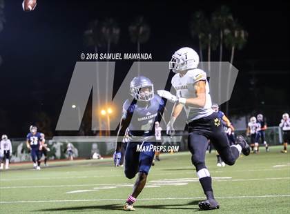 Thumbnail 3 in Calabasas vs Sierra Canyon photogallery.