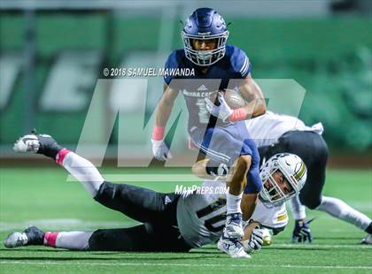 Thumbnail 3 in Calabasas vs Sierra Canyon photogallery.