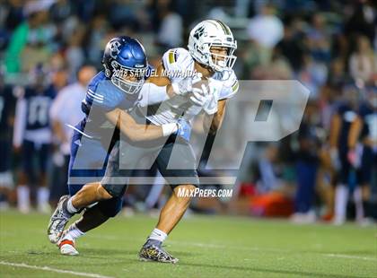 Thumbnail 3 in Calabasas vs Sierra Canyon photogallery.