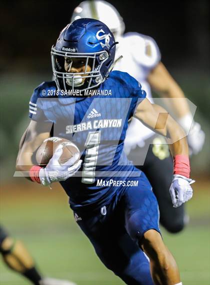 Thumbnail 1 in Calabasas vs Sierra Canyon photogallery.