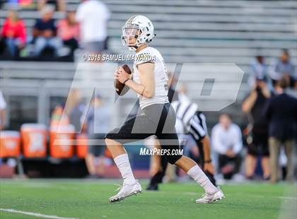 Thumbnail 1 in Calabasas vs Sierra Canyon photogallery.