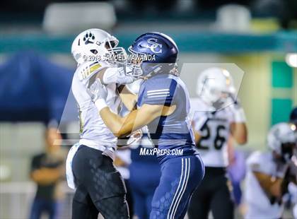 Thumbnail 3 in Calabasas vs Sierra Canyon photogallery.