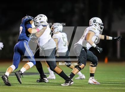 Thumbnail 1 in Calabasas vs Sierra Canyon photogallery.