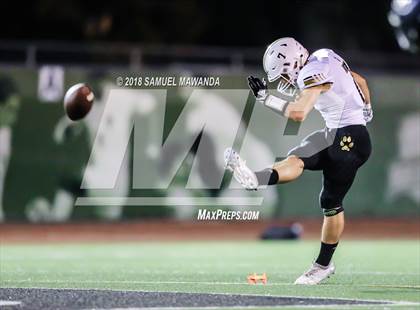Thumbnail 2 in Calabasas vs Sierra Canyon photogallery.