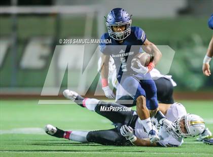 Thumbnail 2 in Calabasas vs Sierra Canyon photogallery.