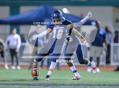 Thumbnail 3 in Calabasas vs Sierra Canyon photogallery.