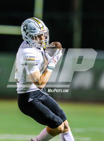 Thumbnail 3 in Calabasas vs Sierra Canyon photogallery.