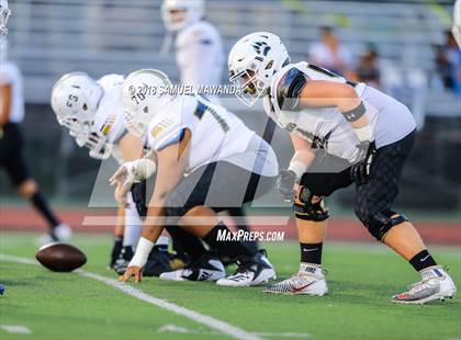 Thumbnail 3 in Calabasas vs Sierra Canyon photogallery.