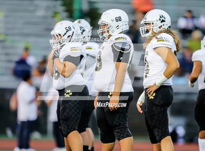 Thumbnail 1 in Calabasas vs Sierra Canyon photogallery.