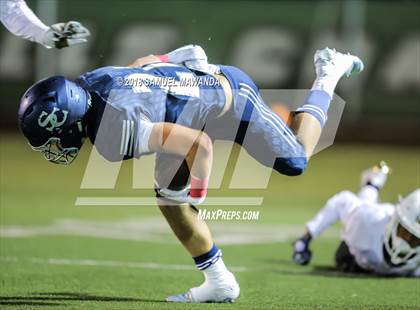 Thumbnail 3 in Calabasas vs Sierra Canyon photogallery.