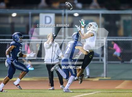 Thumbnail 3 in Calabasas vs Sierra Canyon photogallery.