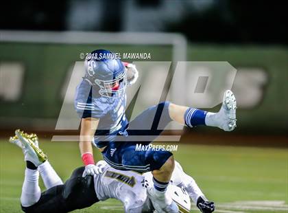 Thumbnail 2 in Calabasas vs Sierra Canyon photogallery.