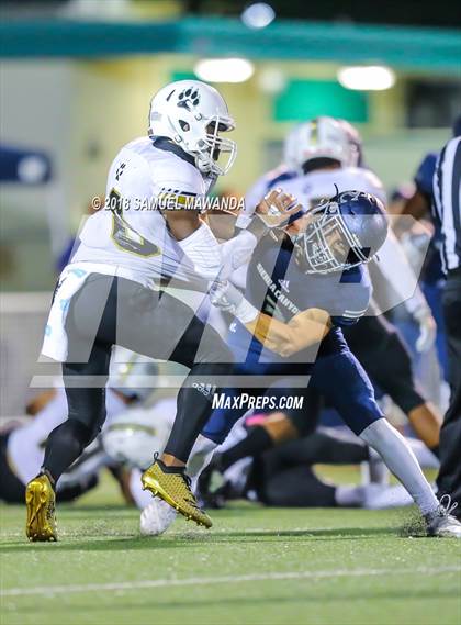 Thumbnail 3 in Calabasas vs Sierra Canyon photogallery.