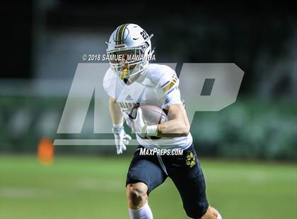 Thumbnail 1 in Calabasas vs Sierra Canyon photogallery.