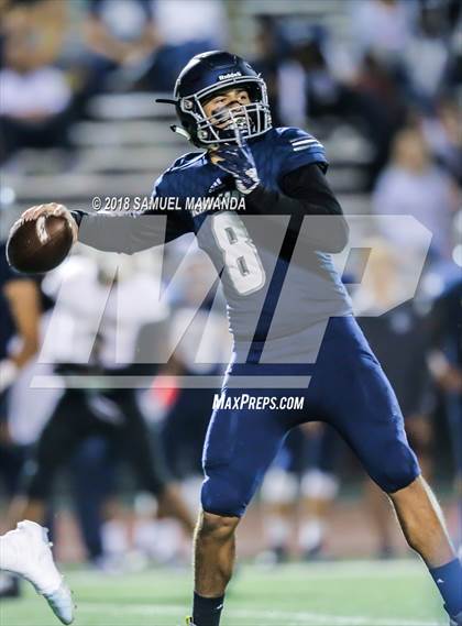 Thumbnail 2 in Calabasas vs Sierra Canyon photogallery.