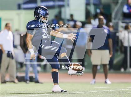 Thumbnail 3 in Calabasas vs Sierra Canyon photogallery.